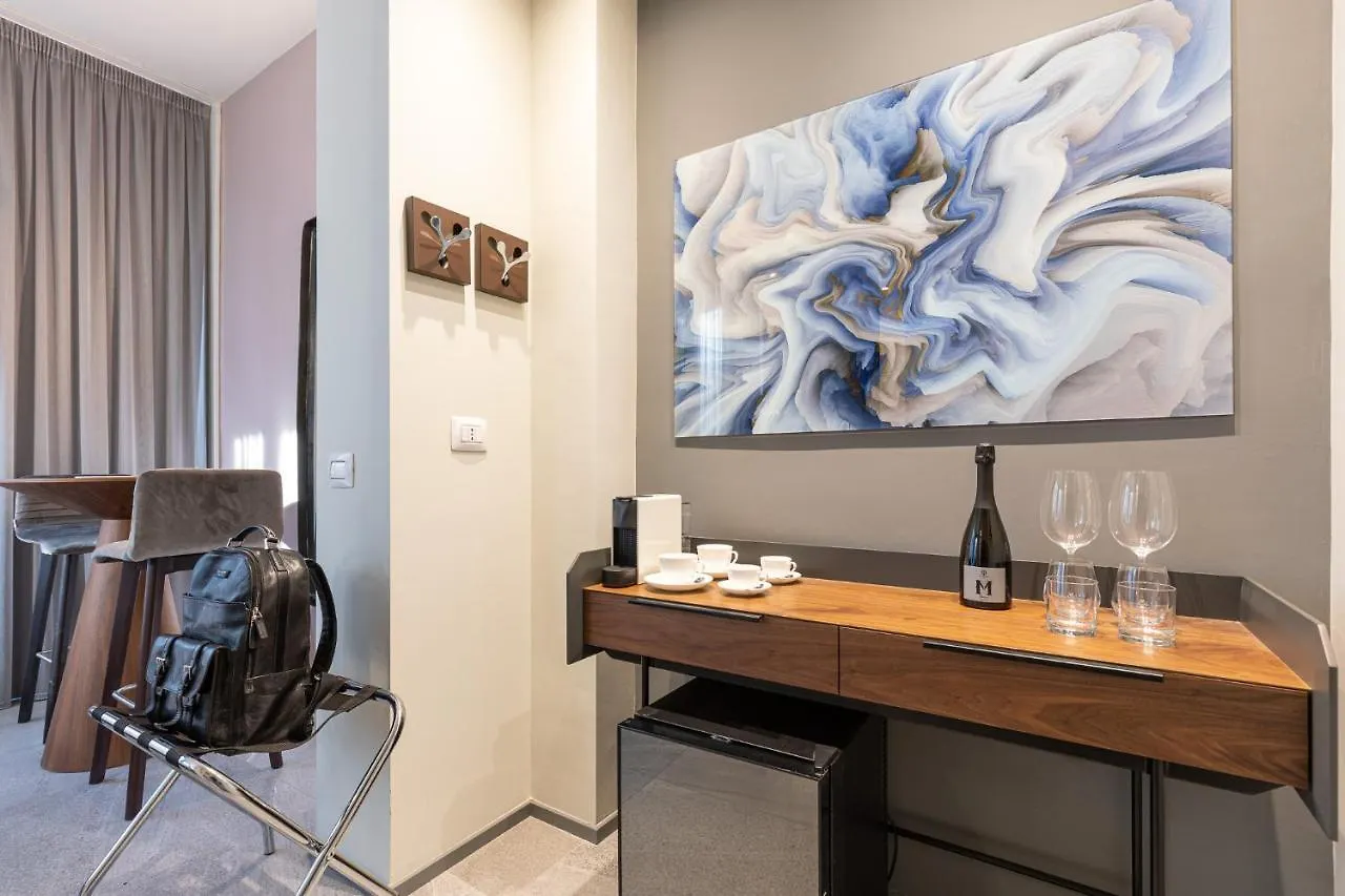 Beplace Apartments In Duomo Milan