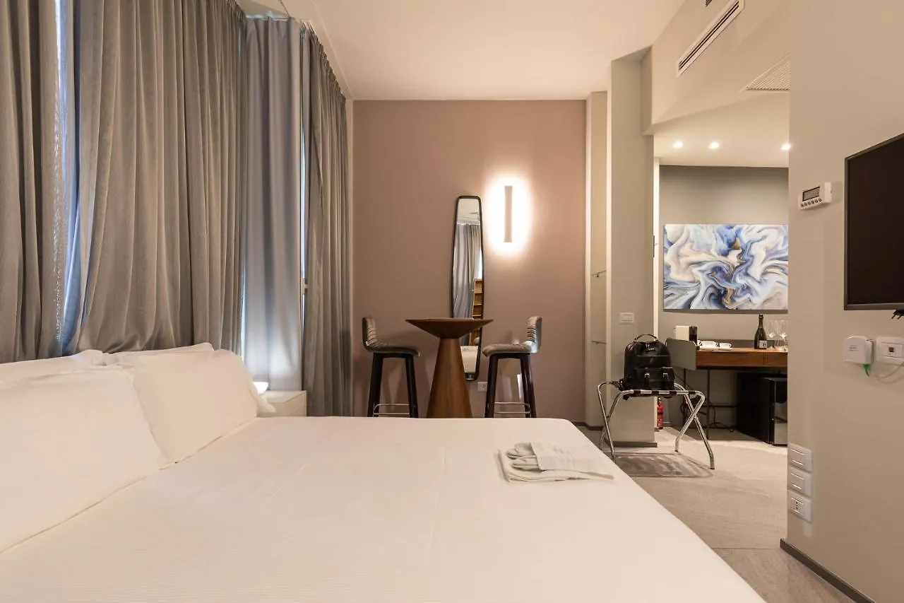 Beplace Apartments In Duomo Milan