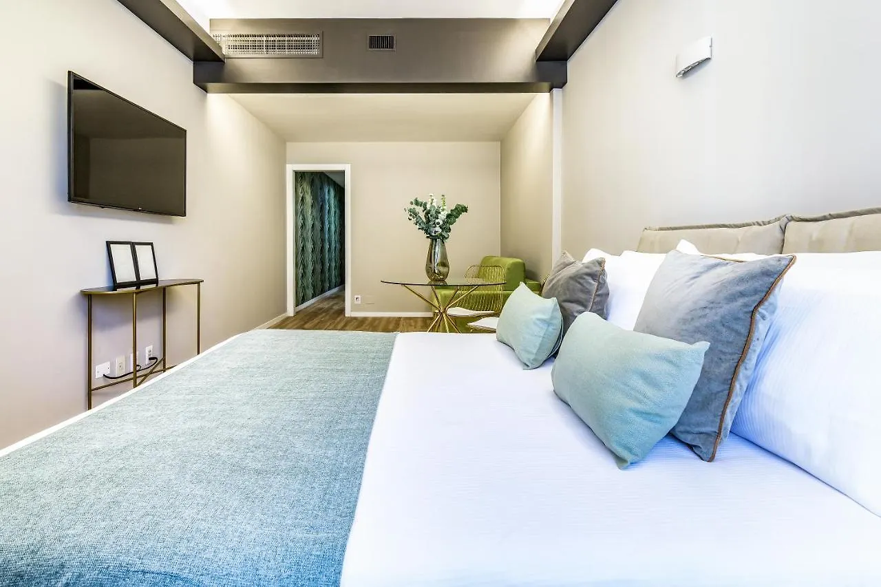 Beplace Apartments In Duomo Milan