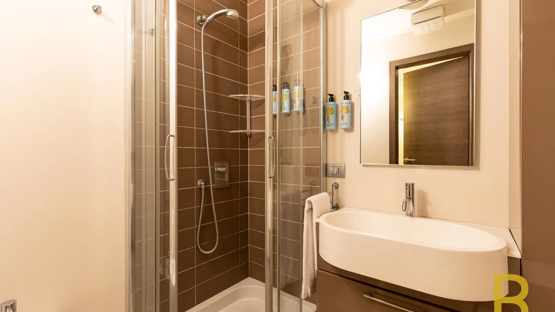 Beplace Apartments In Duomo Milan